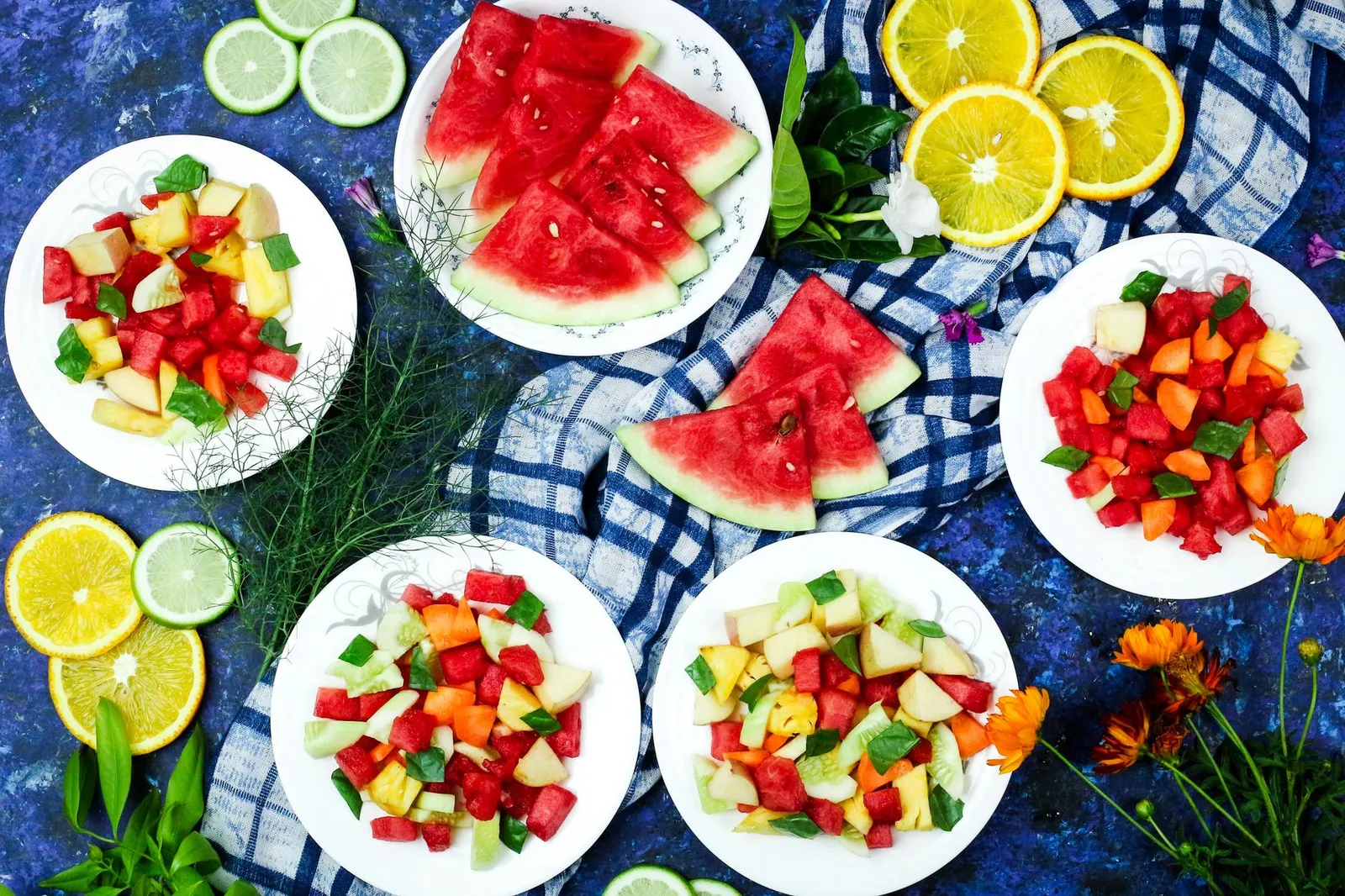 Fresh ripe papaya cubes on a plate